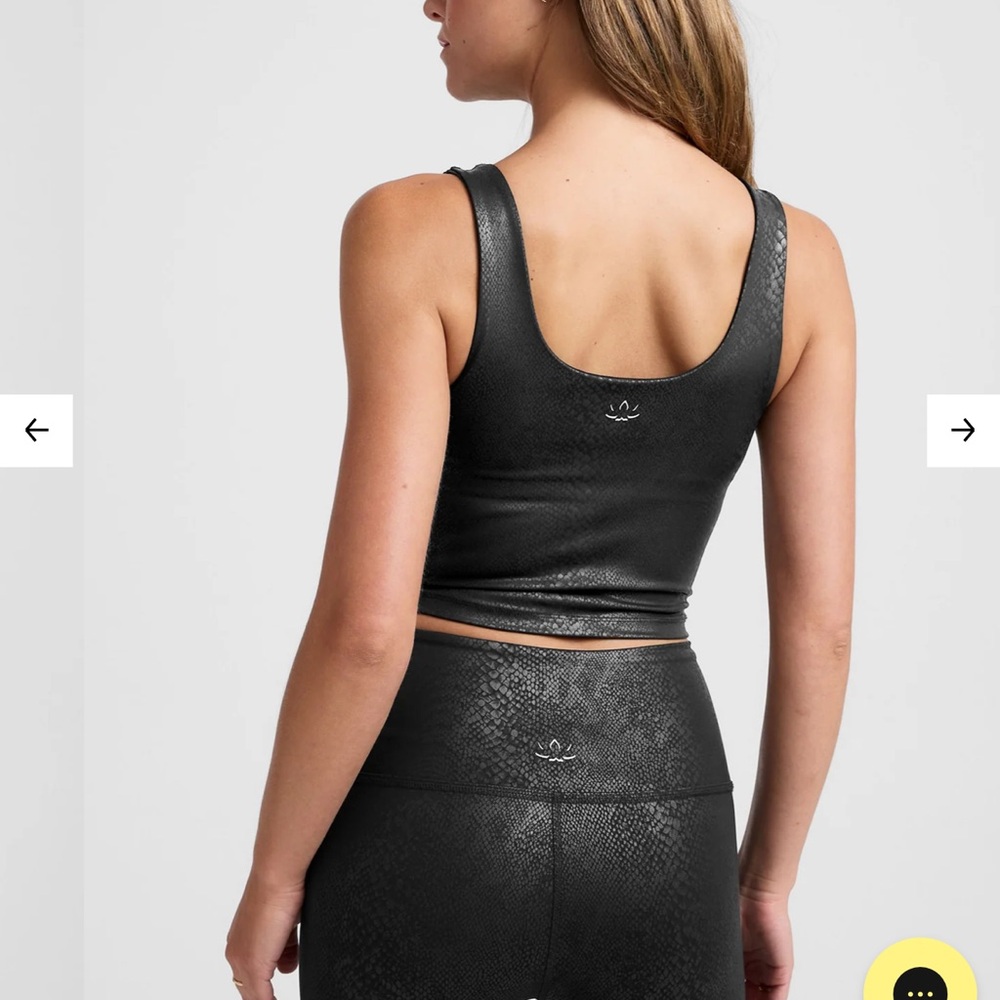 Beyond Yoga Sleek Black Sports Bra/tank - Picture 3 of 4